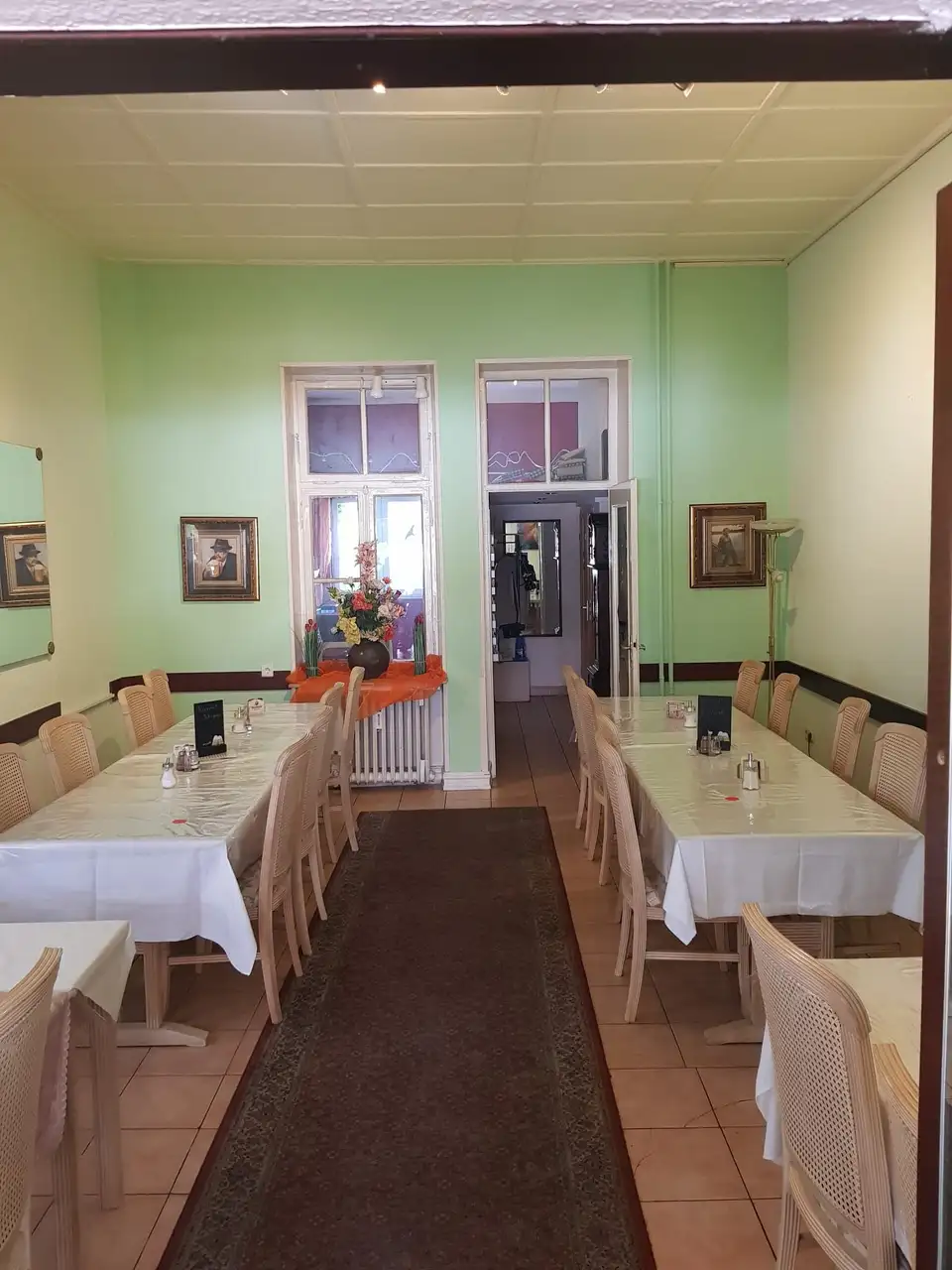 Linn's Bistro