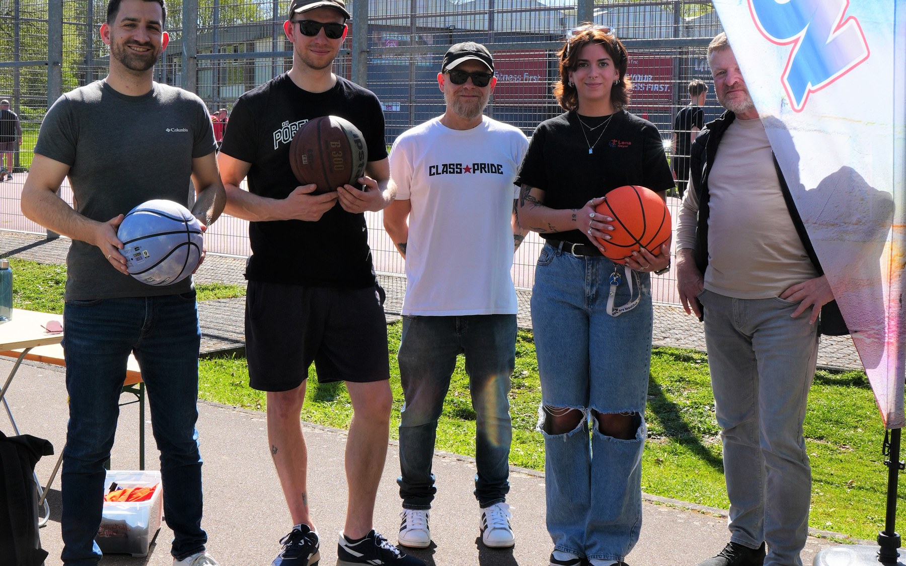 Basketballspieler auf Outdoor-Court in Saarlouis